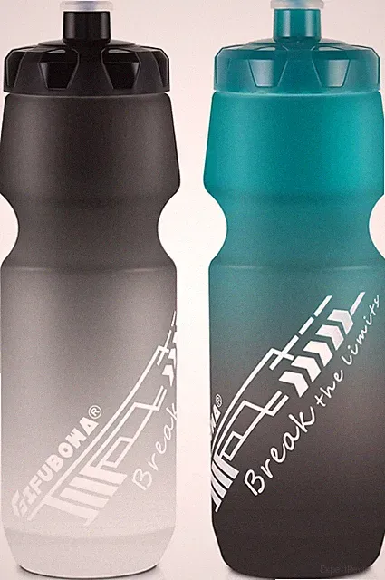 24Oz Bike Water Bottle Leakproof Squeeze BPA Free Bicycle Bottles Design for Cyc